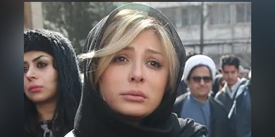 حضور بازیگران و هنرمندان در مراسم ختم پدر نیوشا ضیغمی؛ احسان خواجه‌امیری، شبنم قلی‌خانی، علی ضیا و...+فیلم و عکس