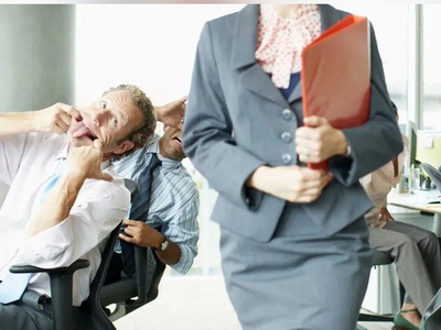 وقتی محیط کارِت به شدت سَمّیه اما به حقوقش نیاز داری به روایت تصویر/ یعنی من سازنده‌شو زنده میخوام🤣🤣