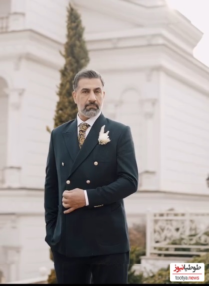 نگاهی به چیدمان شاهانه و باشکوه تالار عروسی محمد نادری و همسرش الناز خانوم:/ عجب کارت عروسی شیک و پیکی