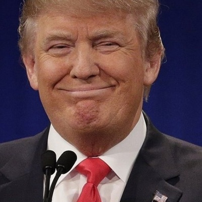 (ویدئو) حرکات خجالت آور و خنده دار ترامپ سر پیری!/ تبلیغ مسخره و خنده دار دونالد ترامپ برای رستوران هایش!