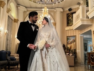 سکانسی از جشن عروسی مریم مومن که اکثر بازیگران در مجلس حضور داشتند/ سیروس میمنت، نیکی نصیریان، حسام منظور، پانته آ پناهی ها، مینا وحید و...