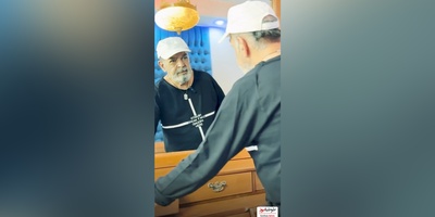 ویدئو/ نگاهی به چیدمان شاهانه و دکوراسیون بی‌نظیر اتاق خواب حمید لولایی، عمو خشایار زیر آسمان شهر/از لوستر و پرده‌های اعیانی تا نورپردازی فوق‌العاده