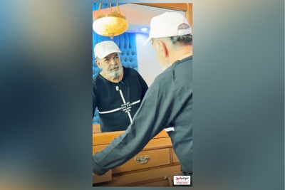 ویدئو/ نگاهی به چیدمان شاهانه و دکوراسیون بی‌نظیر اتاق خواب حمید لولایی، عمو خشایار زیر آسمان شهر/از لوستر و پرده‌های اعیانی تا نورپردازی فوق‌العاده