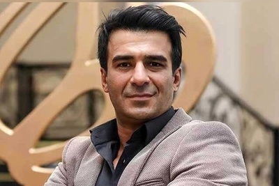 (ویدیو) نگاهی به گریم و استایل جالب یوسف تیموری با روسری و مانتو