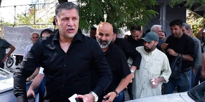 حضور اهالی فوتبال در مراسم ختم داییِ علی دایی در اردبیل/ رخت عزای شهریار فوتبال ایران در مقام اقوام درجه یک+عکس