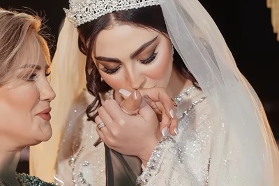 از طراحی تا دوخت لباس عروس دوم مریم مومن برای افتر پارتی پر انرژی که زمین تا آسمان با لباس عروس اصلی اش فرق داشت