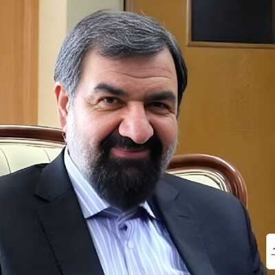 (عکس) ارتباط محمد بنیامین نوه ی بامزه و کیوت محسن رضایی با خانواده امام خمینی چیست؟