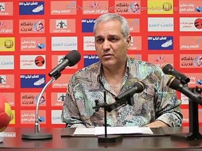 سکانس خنده دار مهران مدیری در نقش مربی فوتبال در سریال "مرد هزار چهره" رو که فراموش نکردین؟+ ویدئو / دیالوگهاش عالیه😁