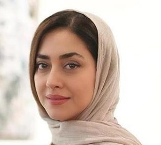 بهاره کیان افشار در هتل سنتی میراث رشیدیه با ظاهری شیک و تابستانی