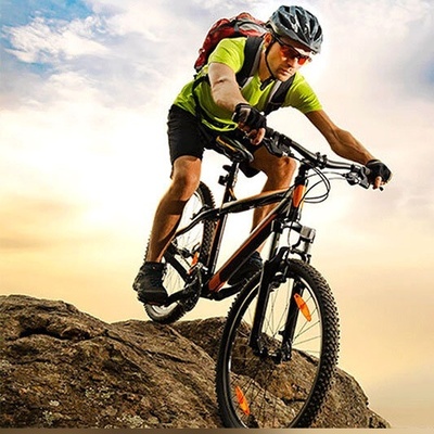 (ویدئو) تجربه دلهره‌آور دوچرخه سواری روی لبه پرتگاه / باید کیلو کیلو جیگر داشته باشی