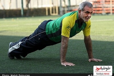 (عکس)پیراهن شماره 10 فوتبال بر تن نامزد اصلاح طلب!/وقتی مسعود پزشکیان فوتبالیست می‌شود