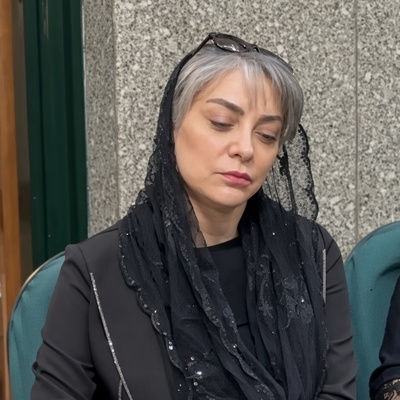 علی اوسیوند پناه اشک‌های حمیرا ریاضی شد؛ قاب سنگین تنهایی زهرا سعیدی، نسرین نکیسا و الهه رضایی در یک حضور تلخ و غریبانه!