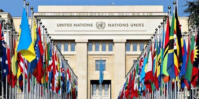 عکس+ پرچم سازمان ملل متحد به احترام شهدای  سانحه باگرد نیمه افراشته شد