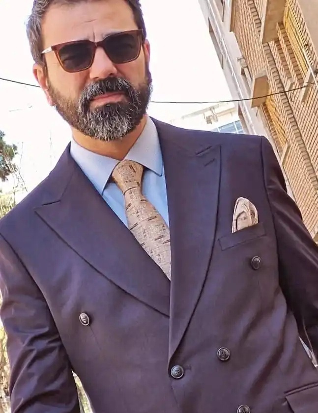 نگاهی به چیدمان نوستالژی و لاکچری منزل بهزاد خلج، بازیگر سریال «اجل معلق»/ چه پدر مهربونی هم داره