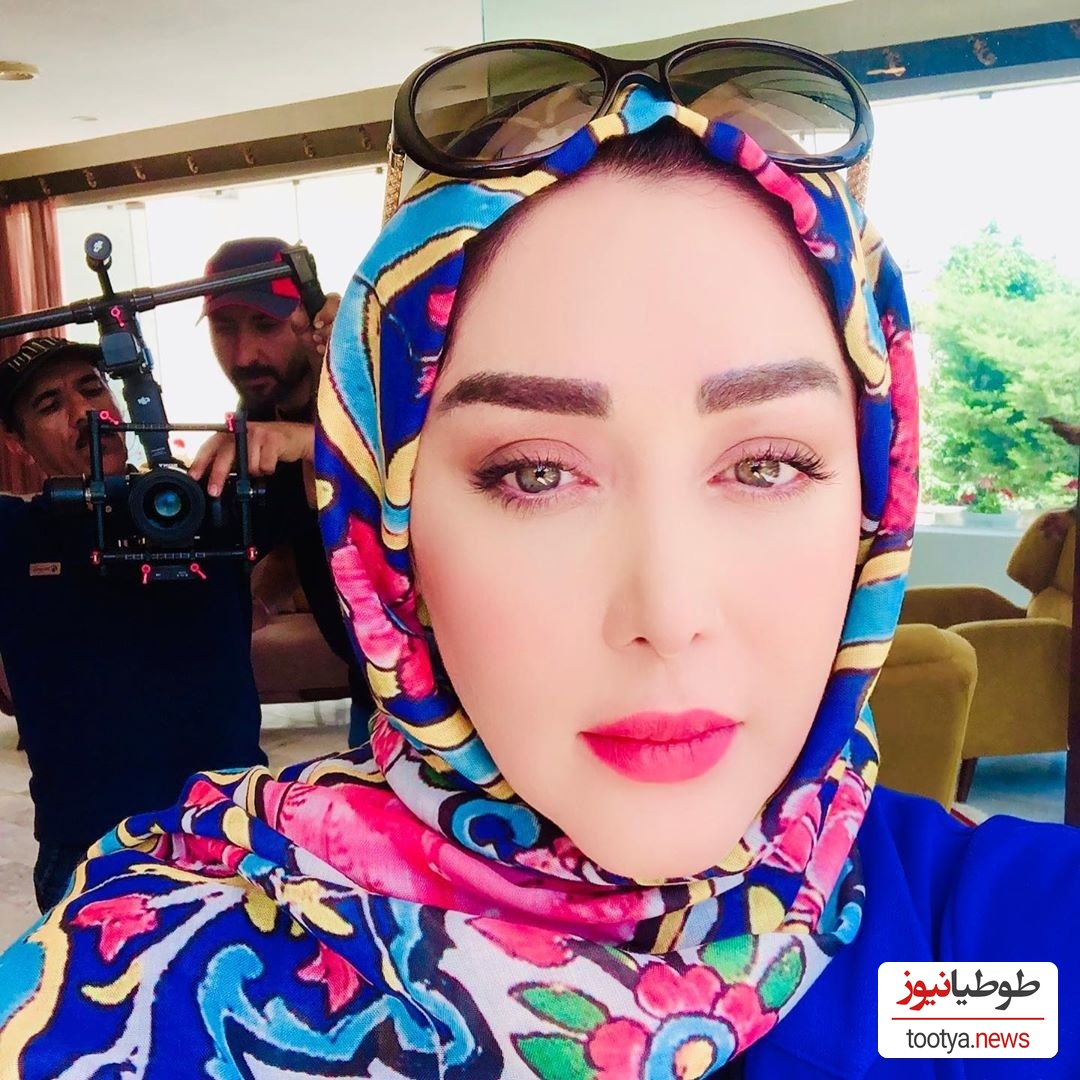 مانتوی مزونی خوشرنگ و جذاب سارا منجزی پور همه رو خیره کرد!