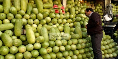 هندوانه رسیده را چطور بشناسیم؟ | فوت‌وفن‌های خرید آسان و بدون پشیمانی + داستان چراییِ حضور هندوانه در بلندترین شب سال/ ببینید