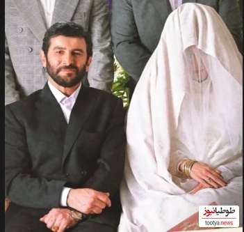 مراسم عقد امین حیایی با سرود انقلابی«خجسته باد این پیروزی» غوغا کرد؛ مدیری اونقدر به کراوات هادی کاظمی نگاه کرد که معذب شد و بازش کرد!+ویدیو