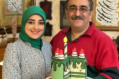 قصه عشق شهرام شکیبا: برای اولین بار که همسرم را دیدم فکر کردم یه بچه 17،18 ساله باشه (دخترم) صداش زدم! ظاهر رو که دیدم گفتم حتما باید ازدواج کنیم!ستاره سادات قطبی: از شهرام بدم می آمد!+فیلم