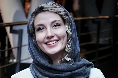 حدیث میرامینی و خانه‌ای که از تماشای آن سیر نمی‌شوید؛ از پذیرایی با چیدمان مبلمانی کاراملی و پیانو و کتابخانه‌ای خاص تا آشپزخانه‌ای مدرن و دلباز+ویدیو