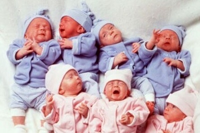 خلاقیت خنده دار یک زوج باهوش برای سفارش کالسکه 6قلوهایشان حماسه آفرید/ مغز این دانشمندارو باید طلا گرفت🤣