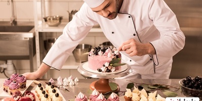 اقدام خنده دار اوستا قناد برای پختن کیک تولد اسفند ماهی ها با بهره گیری از زولبیا و بامیه برای ماه رمضان حماسه آفرید