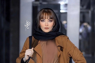 راهنمای ست کردن ترنچ کت پاییزی با شال و روسری به سبک بازیگران و هنرمندان ایرانی/ استایل کلاسیک گلوریا هاردی و متین ستوده، باکلاس مثل مینا مختاری و بهنوش طباطبایی، تیپ اسپرت پردیس احمدیه و...