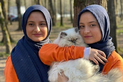 صحبت های محسن تنابنده درباره سارا و نیکا فرقانی: توانایی‌های بازیگریشان در حدی نیست که بتوانیم روی آن‌ها تکیه کنیم