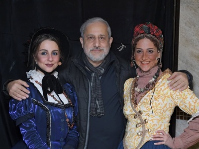 مهمانان دیشب نمایش الیور توئیست با چه استایلی به تماشای این اثر هنری آمدند؛ از استایل شیک و مونوکروم غزل شاکری و همسرش تا  تیپ ساده اما جذاب کتانه افشار+ویدیو