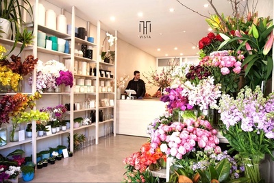 مگه میشه این همه انصاف و مردونگی رو دید و تحسینش نکرد!؛ اقدام منحصربفرد گلفروش تهرانی برای جیبِ جوون‌ها در روز ولنتاین+عکس