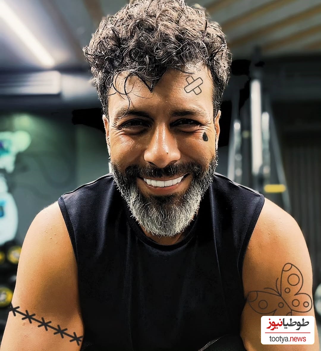 نگاهی به تغییر چهره مجید واشقانی مجری برنامه «رُک» / آقای بازیگر در 45 سالگی با استایل منحصربه فرد اصلا قابل شناسایی نیست