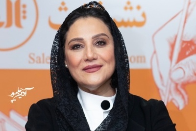 بررسی استایل کلاسیک شبنم مقدمی در جشن امضای کتابش؛ از کُتی بسیار شیک و انتخاب رنگ مشکی و سفید در استایلش تا روسری گیپور و میکاپی با طیف رنگ گرم +ویدیو