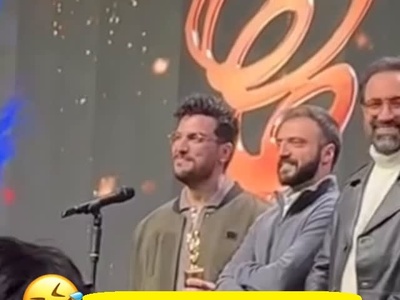 فیلم/ رقابت؟ امیرحسین قیاسی و ابوطالب در جشن حافظ رفاقت را معنا کردند! شوخی های امیرحسین قیاسی جا و مکان نمیشناسه