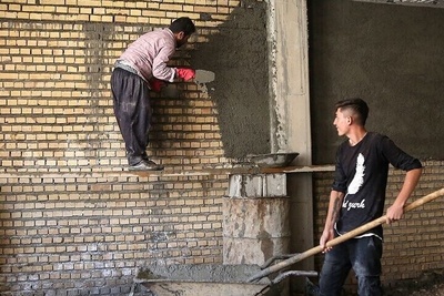 خلاقیت تحسین برانگیز اوستا بنای عاشق برای احداث ساختمان مسکونی با هزاران نامه عاشقانه به جای سیمان و آجر! تنها کسی که میتونه ادعا کنه هنرمند واقعیه+عکس