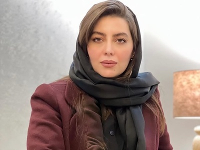 دکوراسیون گوشه ای از منزل هدیه بازوند «بازیگر سریال نون خ»مزین به انواع گل سانسوریا و شفلرا