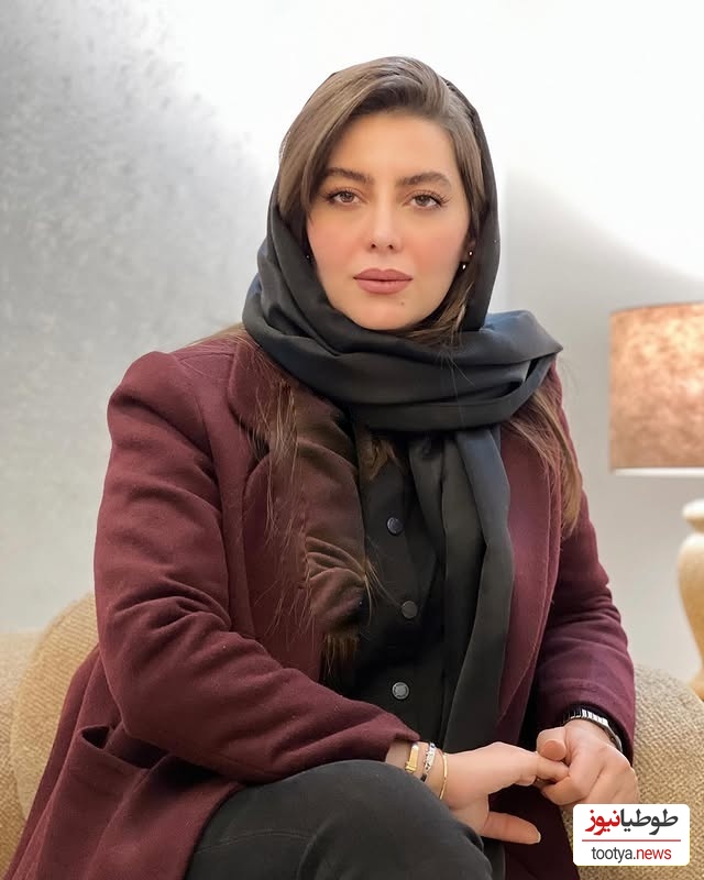 دکوراسیون گوشه ای از منزل هدیه بازوند «بازیگر سریال نون خ»مزین به انواع گل سانسوریا و شفلرا