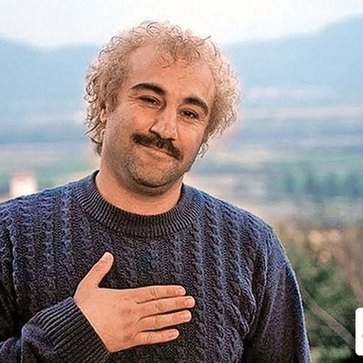 تسلط باورنکردنی محسن تنابنده به زبان ها و گویش های مختلف/ یه تنه همه رو حریفه