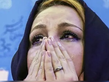 گریه‌های بهنوش بختیاری با شنیدن صدای تتلو؛ حال و هوایِ غمگینی که خانم بازیگر با طرفدارانش به اشتراک گذاشت!+ویدیو