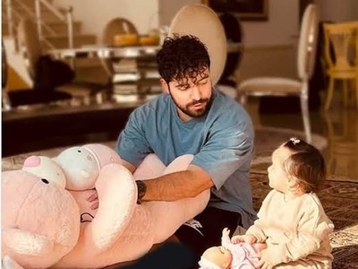 شروین حاجی‌پور در برنامه امیرحسین قیاسی از اسم فرزندش پرده برداشت؛ پیشنهاد خنده‌دار قیاسی برای دوقلوهای خواننده جنجالی شد!