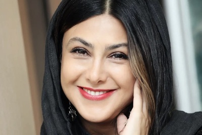 نگاهی به تیپ باکلاس آزاده صمدی با کیف گوچی 500 میلیونی🤩 +عکس