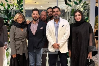 نگاهی به تاج گل و باکس گلهای اعیانی و سوپرلاکچری مراسم افتتاحیه رستوران جدید و باشکوه بهرام رادان به نام ویلو/ رسما ورودی رستوران بهشت شده😍