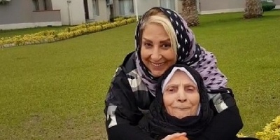 اشک های احساسی مرجانه گلچین برای مادرش: آخرین باری که مادرم را بغل کردم روز مرگش بود! حواستون به من باشه من تنها و بی کسم! /لعنت به جدایی💔😥