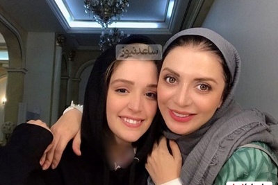 نگاهی به دکوراسیون متفاوت با چیدمان سنتی و مدرنِ خانه رویا میرعلمی؛ از گلیم روی اوپن آشپزخانه، کنسول چوبی پر از قاب عکس در پذیرایی تا یخچال سایدبای سایدی که تبدیل با آلبوم عکس شده!+فیلم و عکس