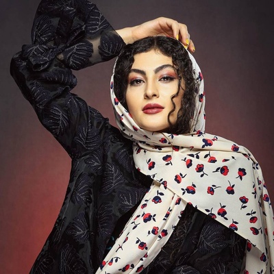 تحلیل استایل مریم مومن در شب اکران؛ چرا همه درباره حلقه ازدواج او حرف می‌زنند؟