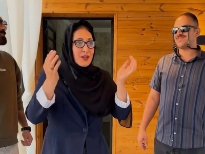 روف گاردن لاکچری فاطمه گودرزی با طراحی مدرن و چشم نواز آلاچیق چوبی/ ویو رو ببین!