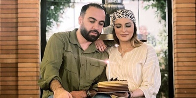 نگاهی به کیک تولد همسر نیلوفر پارسا؛ قرمز جذاب با امضای شخصی+عکس