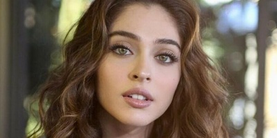 نگاهی به عکس کودکی شیرین و بانمک جمره بایسل بازیگر سریال ترکیه ای لیلا😍