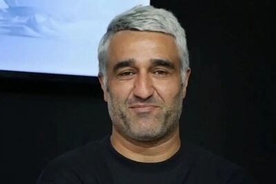 پژمان جمشیدی از تنبیه‌شدن مرحوم علی انصاریان به خاطر بستن موشی موهاش می‌گوید ... +ویدیو