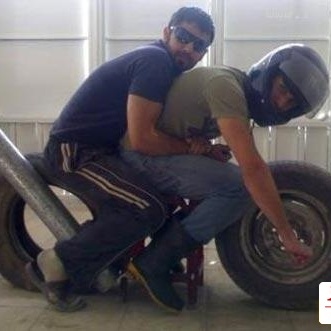 اقدام خنده دار اوستا مکانیک اهوازی با تبدیل لاستیک سمند و دستگاه تعویض لاستیک به میز ناهارخوری اگه خلاقیت نیست پس چیه؟