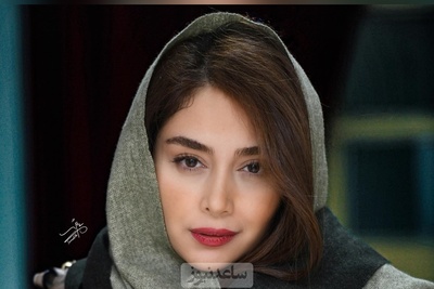 ژست دلبرانه دیبا زاهدی در یک کافهی خاص!😎