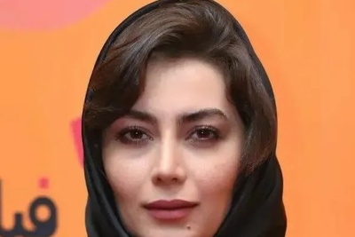 تلاش بسیار هدیه بازوند برای نشان دادن انگشتر و اکسسوری هایش!